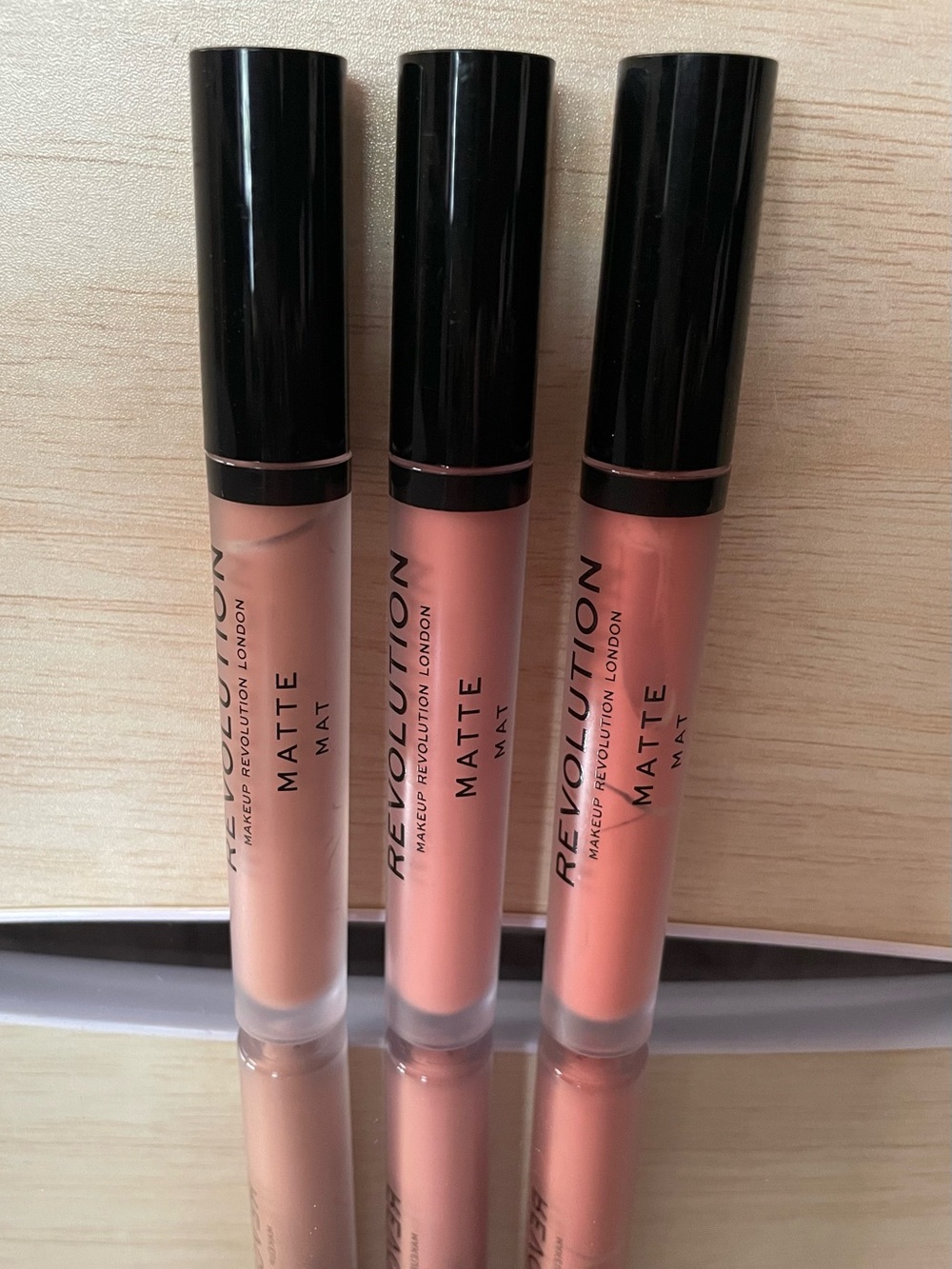 Lip Trio - Picture 2 of 3